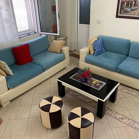 4 Bed - Sleeps 9 - Pets - Garden - Parking