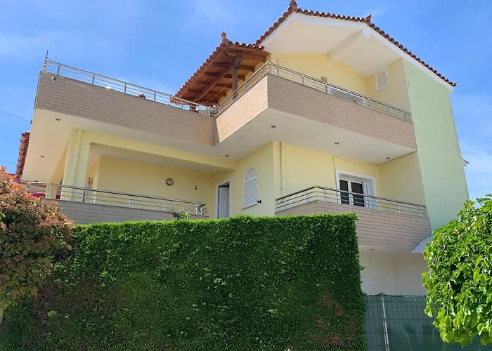 4 Bed - Sleeps 9 - Pets - Garden - Parking * Fier