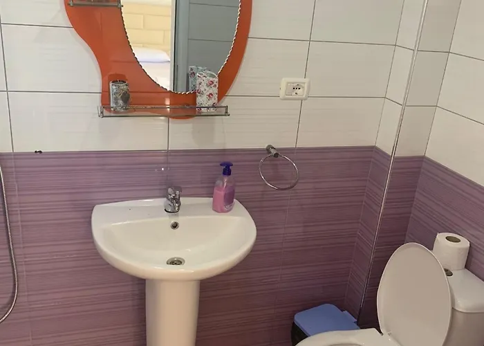 4 Bed - Sleeps 9 - Pets - Garden - Parking 别墅 费里